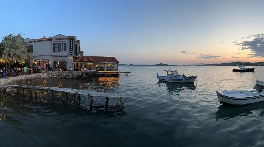 Komşu Meyhane - Ayvalık Balikesi̇r