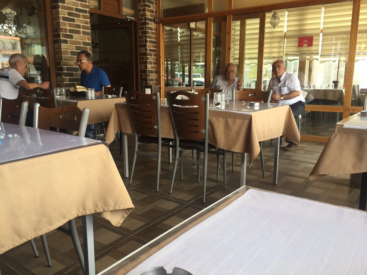 M&uuml;d&uuml;r Restaurant - Mengen Bolu