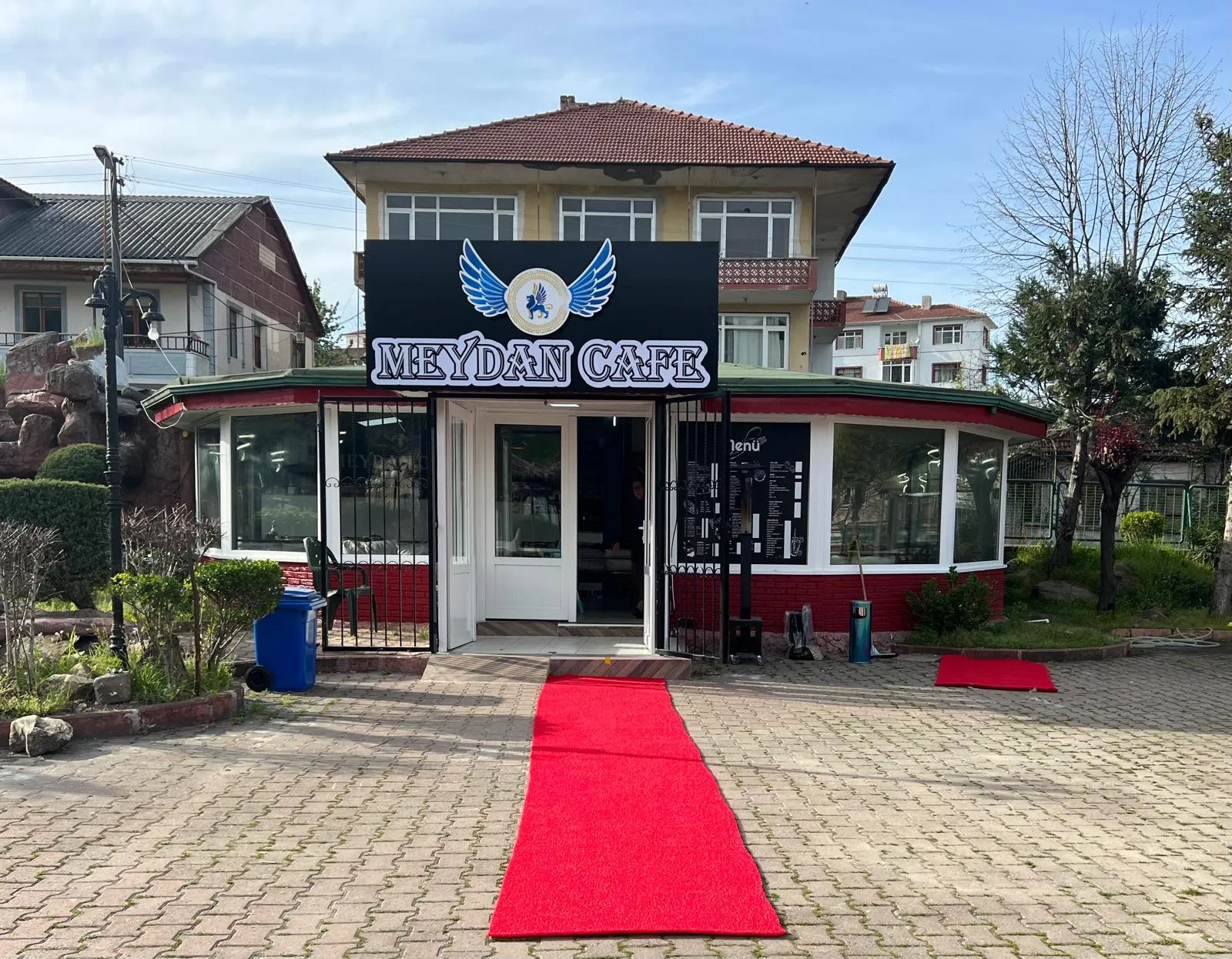Meydan Cafe - G&uuml;m&uuml;şova D&uuml;zce