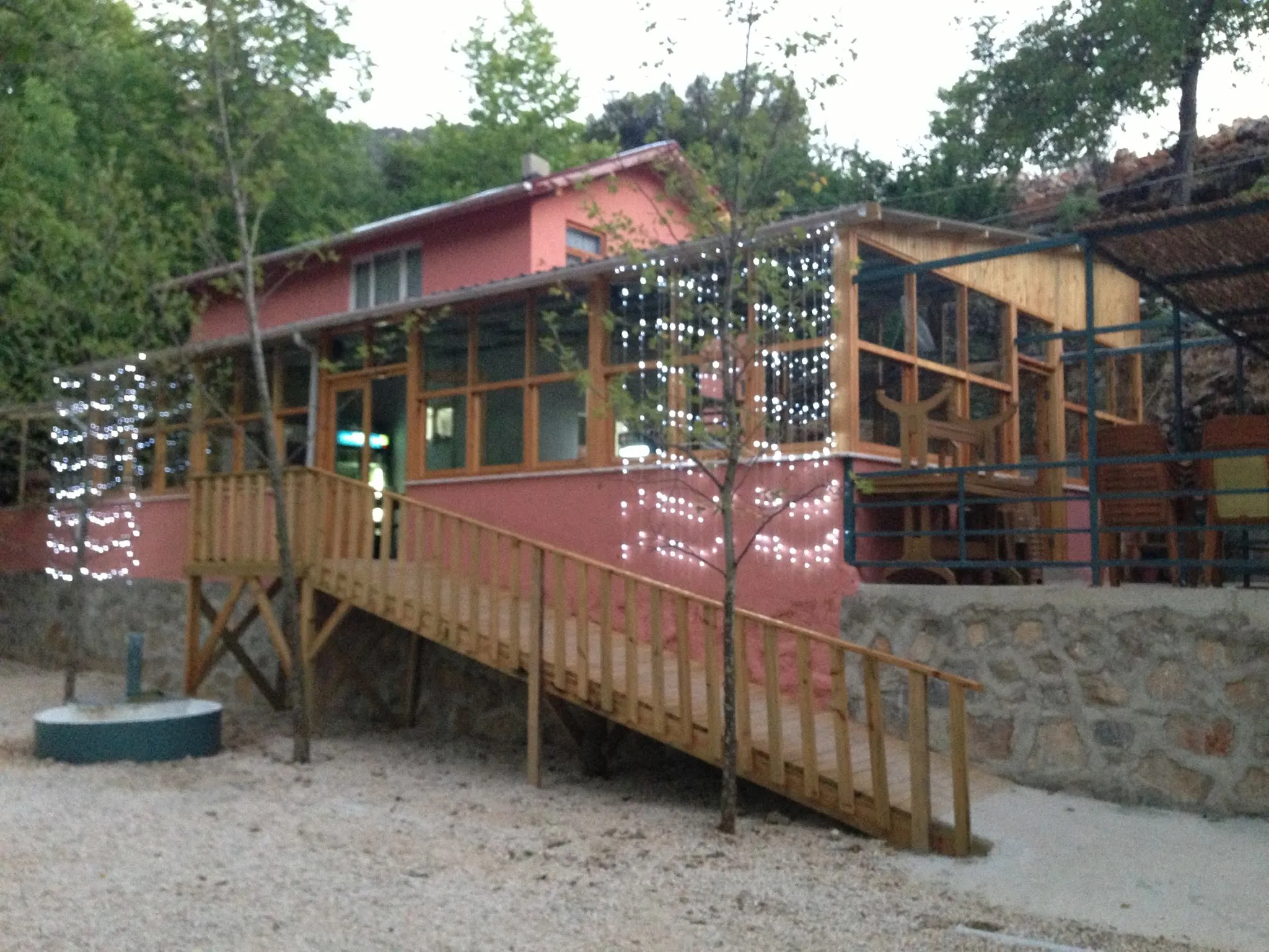 Yeşildere Canlı Alabalık Restaurant - S&uuml;t&ccedil;&uuml;ler Isparta