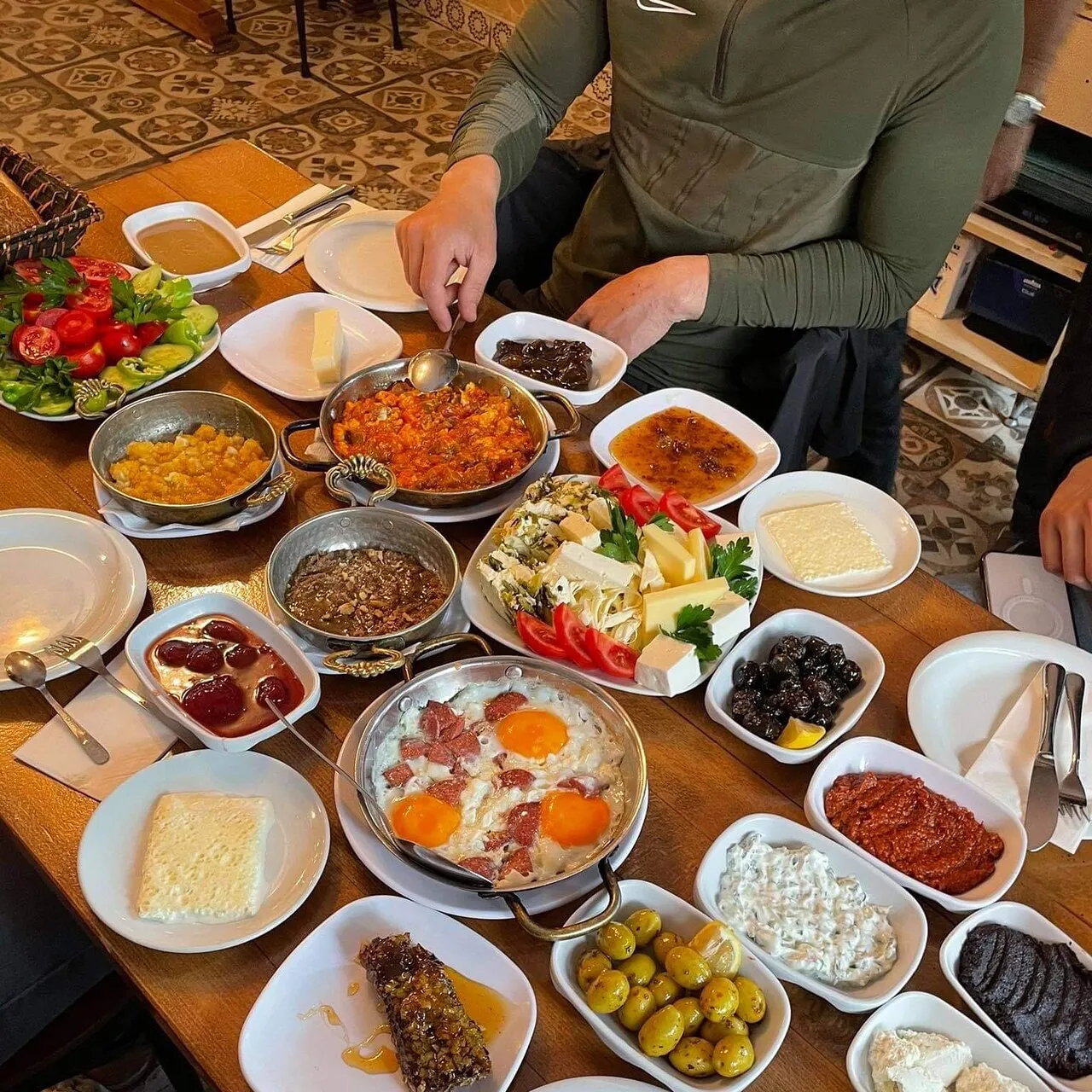 İstanbul En İyi Kahvaltı Mekanları | Unutulmaz Lezzet Durakları