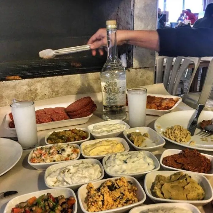 Dereboyu Et & Mangal - Bal&ccedil;ova İzmir