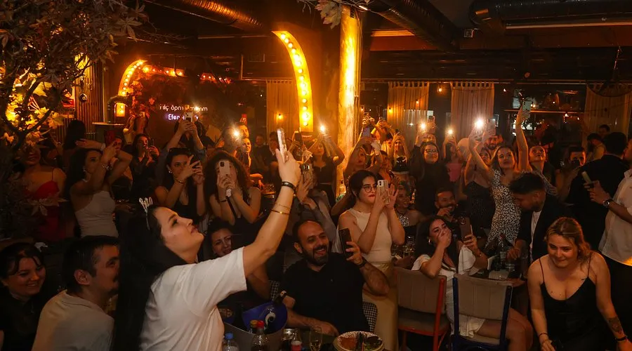 Efendiler Kul&uuml;b&uuml; Yeni Nesil Meyhane - Bayraklı İzmir