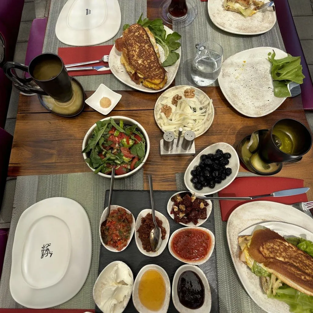 ADARA - Fo&ccedil;a İzmir