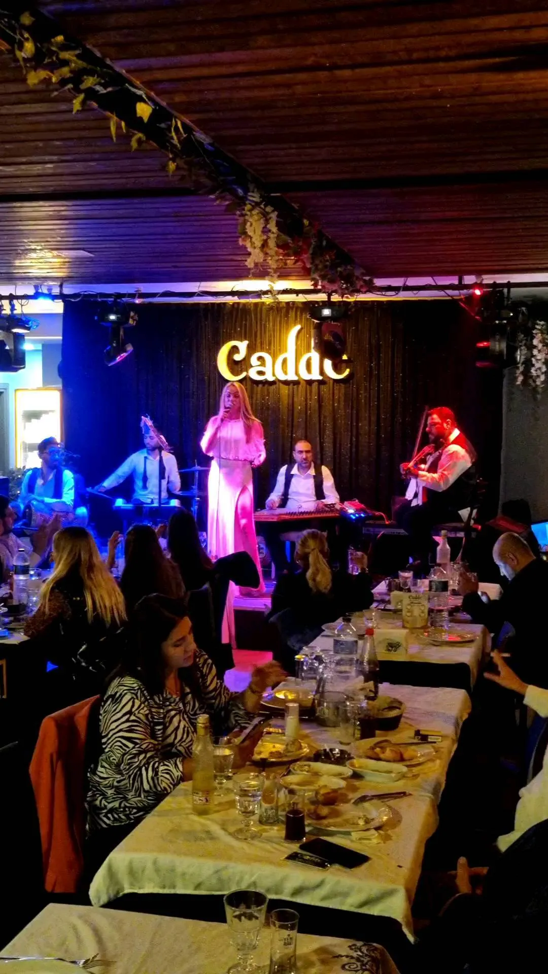 Cadde Sahne - Gaziemir İzmir