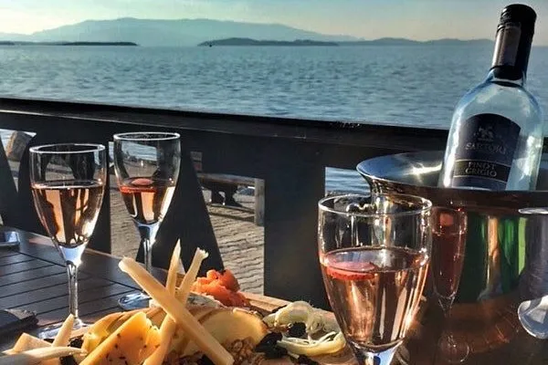 Tapavino Cafe & Restoran G&uuml;zelbah&ccedil;e - G&uuml;zelbah&ccedil;e İzmir