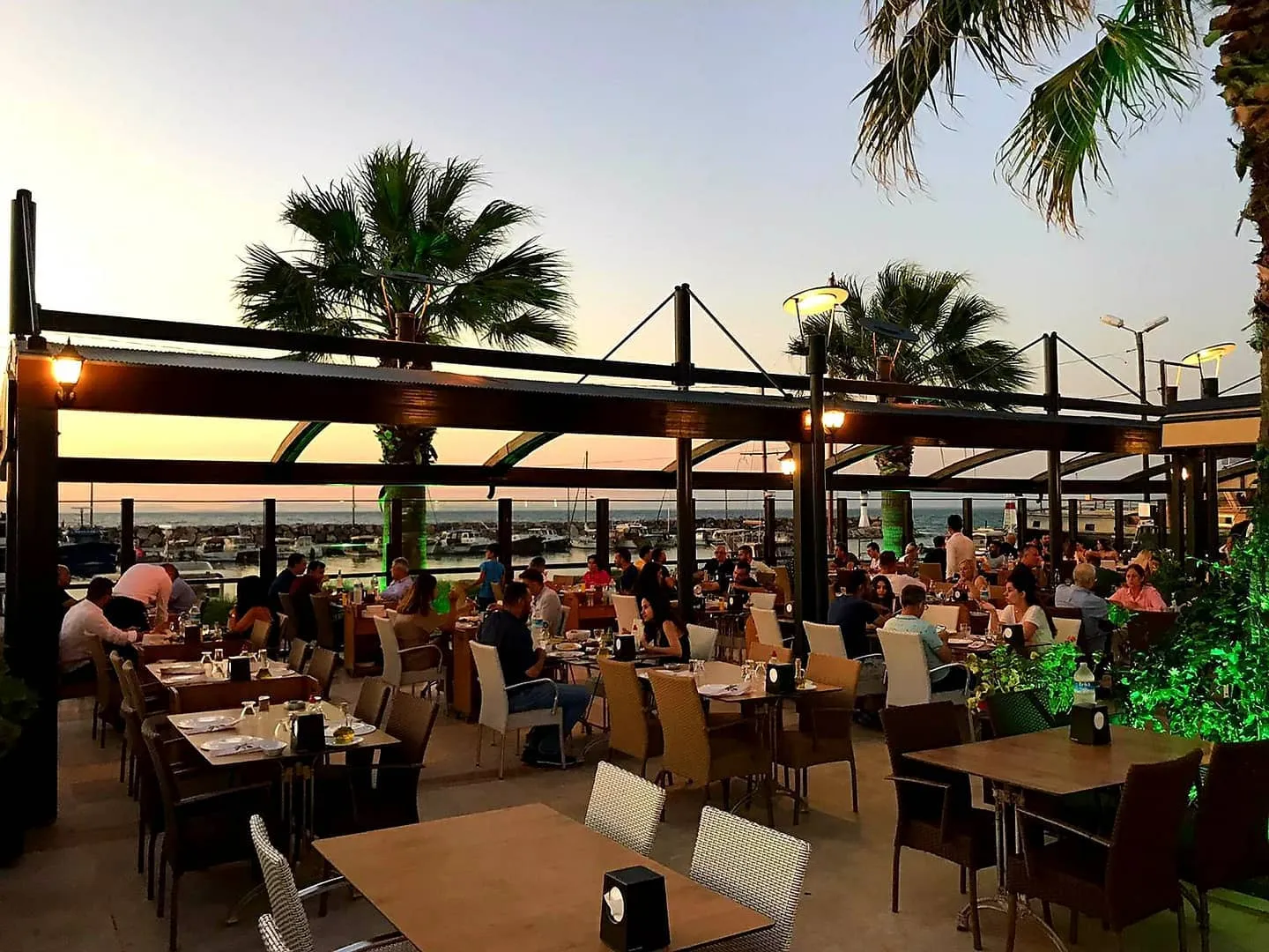 Meba Balık Restaurant - G&uuml;zelbah&ccedil;e İzmir