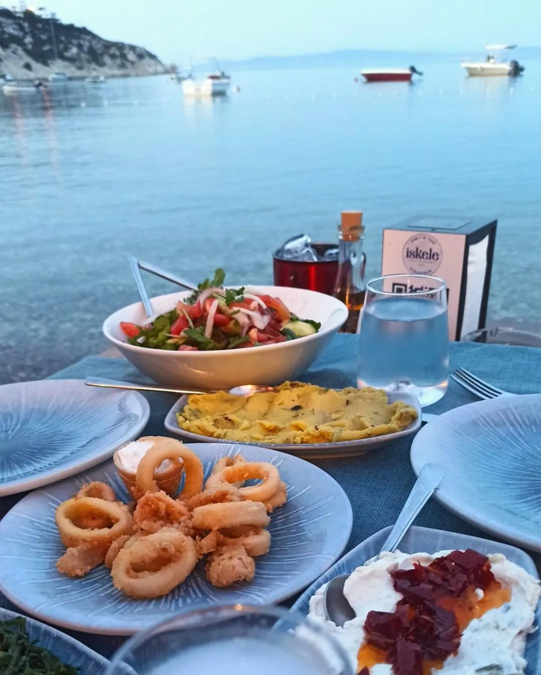 İsmet&rsquo;in Yeri İskele Restaurant & Yeni Beach - Karaburun İzmi̇r