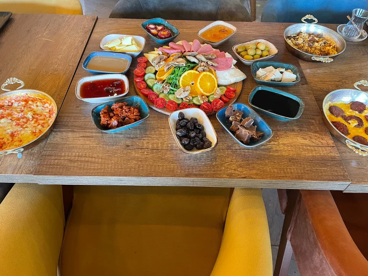 R&ouml;nesans Cafe&Restaurant - Sarıkamış Kars
