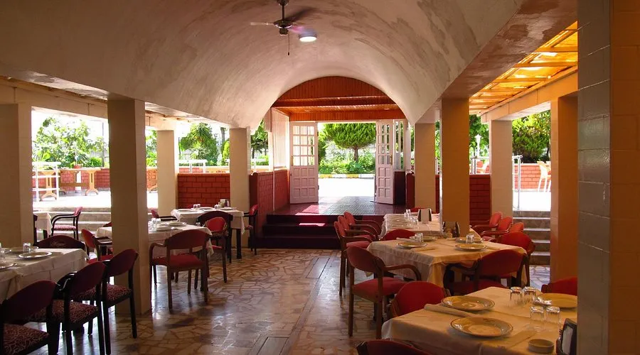 H&uuml;srev Lokantası - &Ccedil;ayeli Ri̇ze