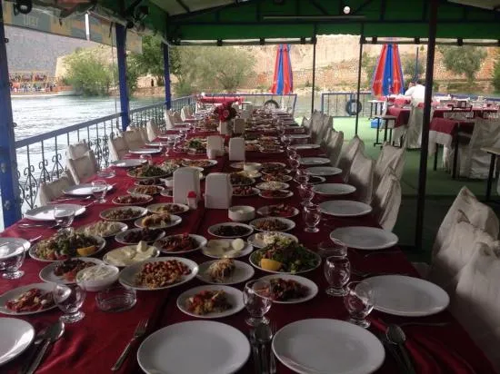 Halfeti Başkanın Yeri Duba Restaurant - Halfeti Şanlıurfa