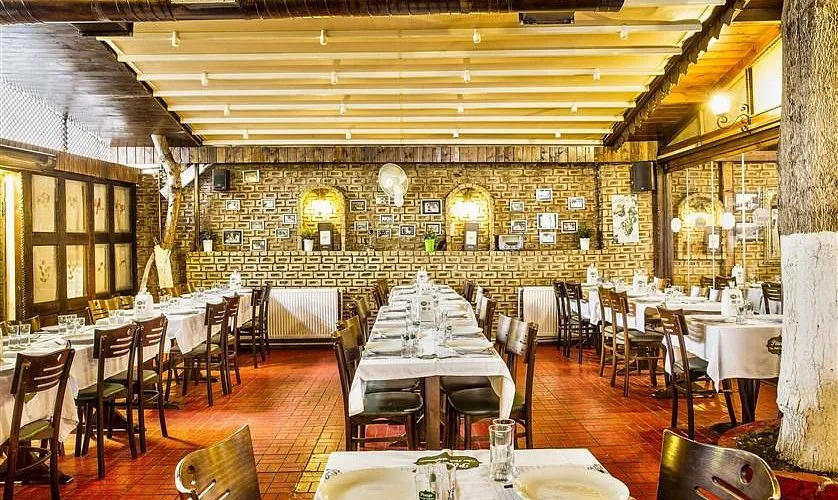 Piraye Taş Plak Meyhanesi - Kadık&ouml;y İstanbul